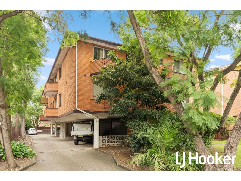 2/24 Caroline Street, Westmead NSW 2145
