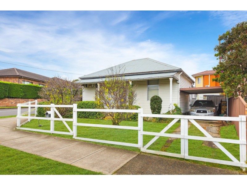 4 Waratah Street, Croydon Park NSW 2133