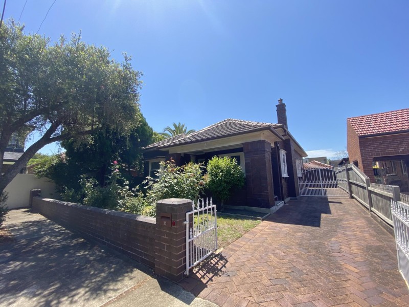 11 Ilfracombe Avenue, Burwood NSW 2134