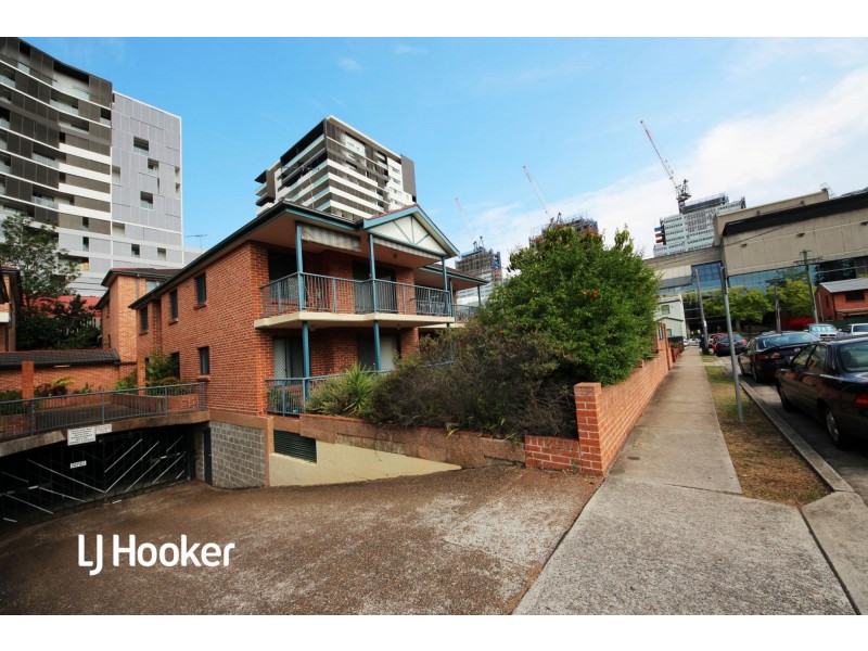 13/8-10 Gloucester Avenue, Burwood NSW 2134