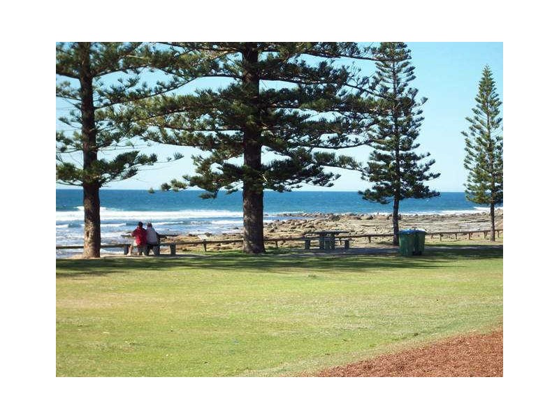 Cafe By The Beach/12-14 Seaview Terrace, Moffat Beach QLD 4551