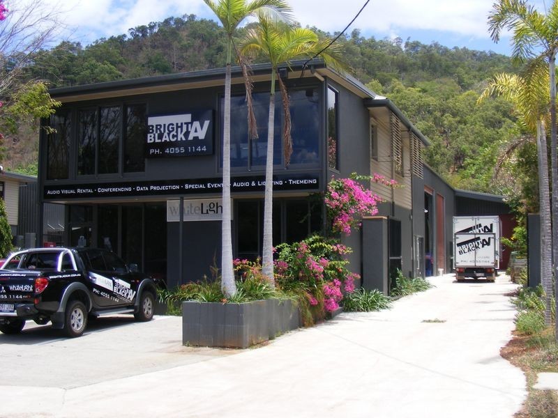 15 – 17 Johnston Street, Stratford QLD 4870