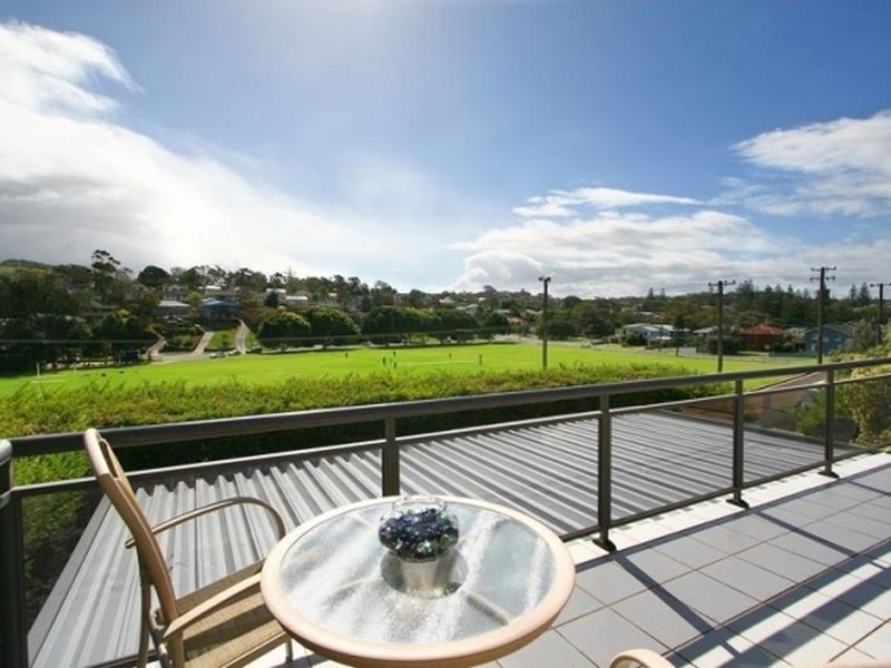 10 Girrawheen Avenue, Kiama NSW 2533