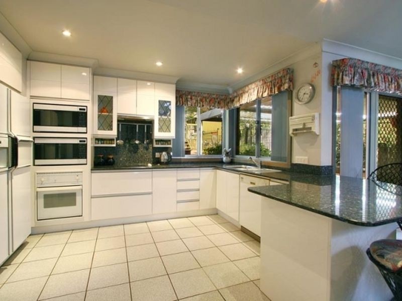 10 Girrawheen Avenue, Kiama NSW 2533