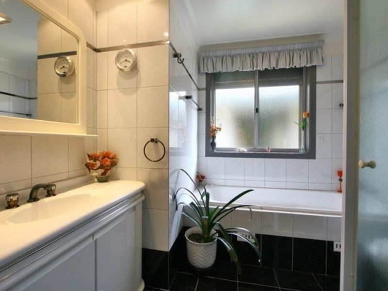 10 Girrawheen Avenue, Kiama NSW 2533