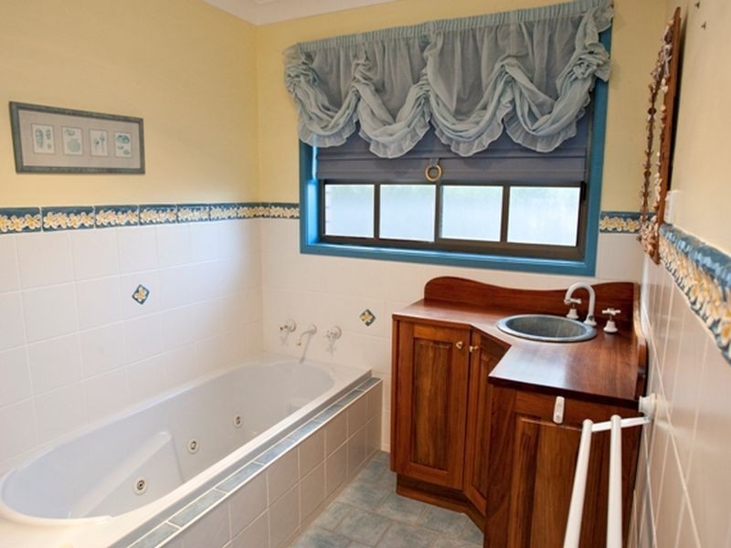 12 Kaleula Crescent, Kiama NSW 2533