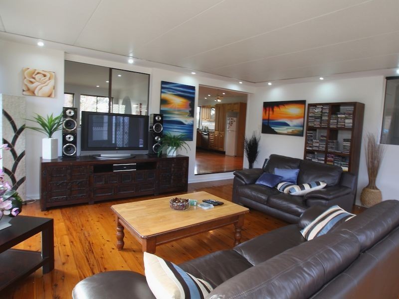10 Hoskings Crescent, Kiama Downs NSW 2533