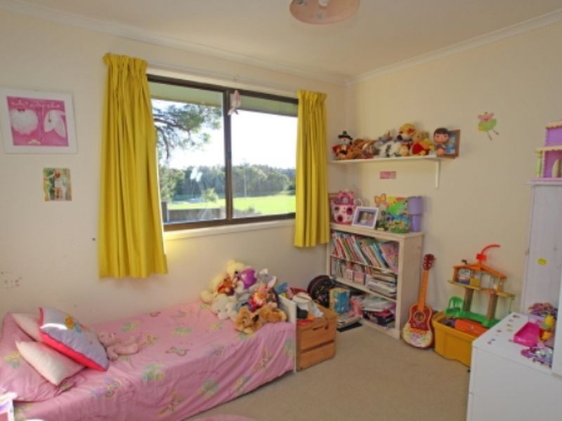 16 Hughes Crescent, Kiama Downs NSW 2533