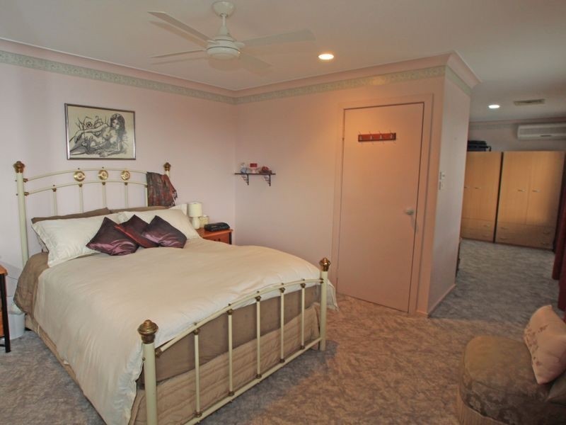 17 Michael Crescent, Kiama Downs NSW 2533
