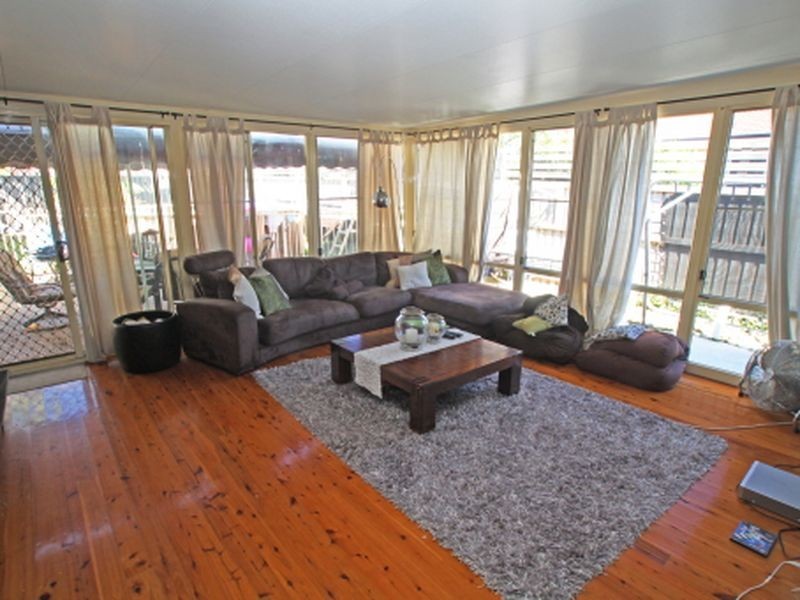 10 Hoskings Crescent, Kiama Downs NSW 2533