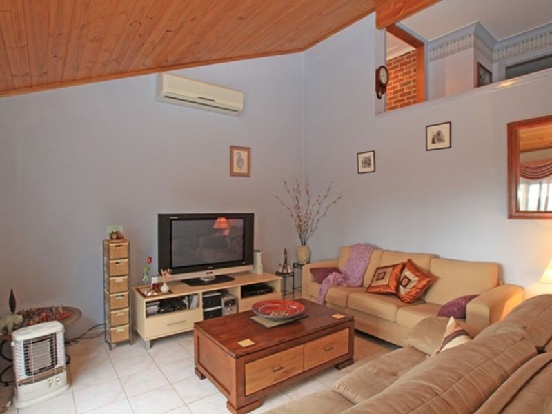 17 Michael Crescent, Kiama Downs NSW 2533