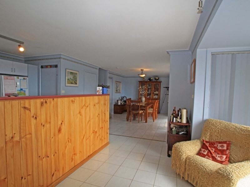 17 Michael Crescent, Kiama Downs NSW 2533