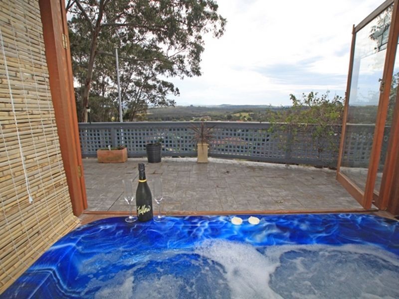 17 Michael Crescent, Kiama Downs NSW 2533