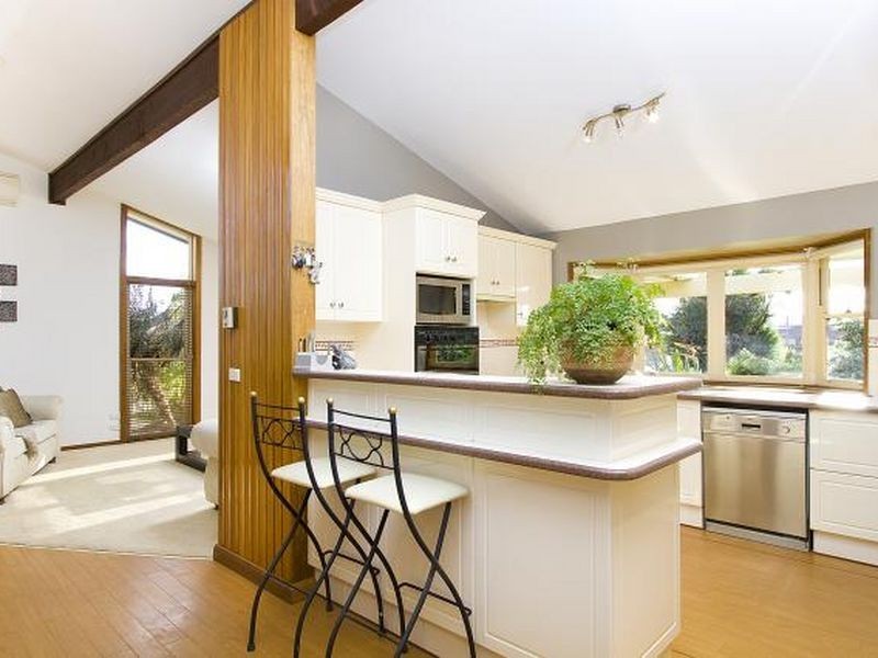 11 Thrower Avenue, Mount Warrigal NSW 2528