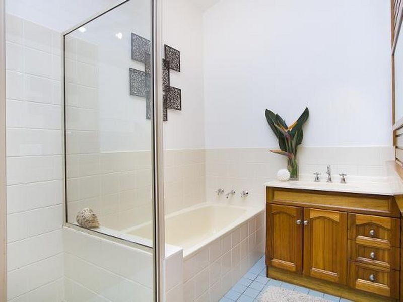 11 Thrower Avenue, Mount Warrigal NSW 2528