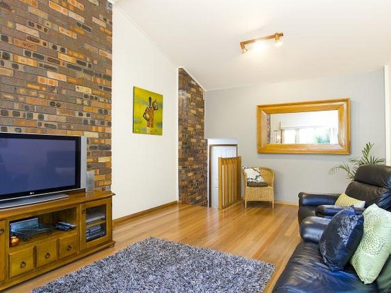 11 Thrower Avenue, Mount Warrigal NSW 2528