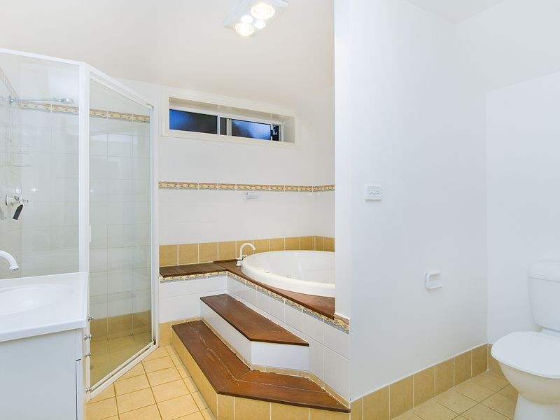 14 Hutchinson Street, Bombo NSW 2533