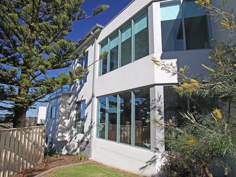 21 Pheasant Point Drive, Kiama NSW 2533