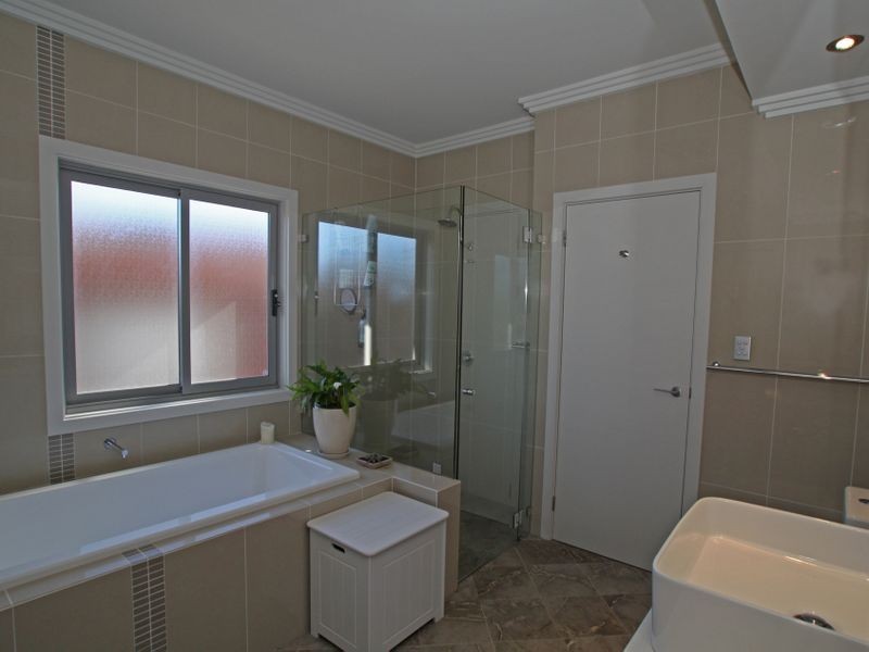 21 Pheasant Point Drive, Kiama NSW 2533