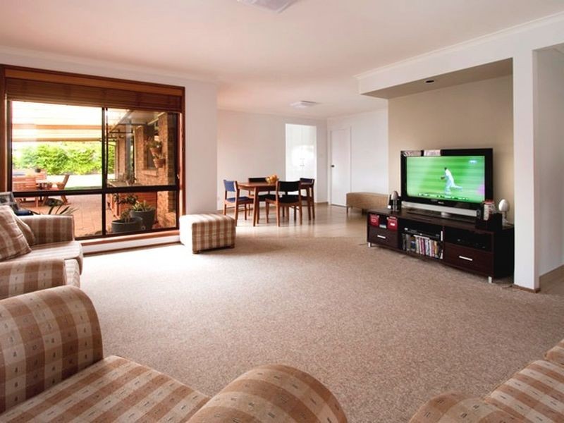 25 Hughes Crescent, Kiama Downs NSW 2533