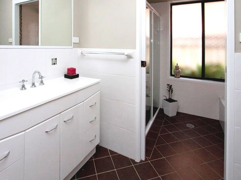 25 Hughes Crescent, Kiama Downs NSW 2533