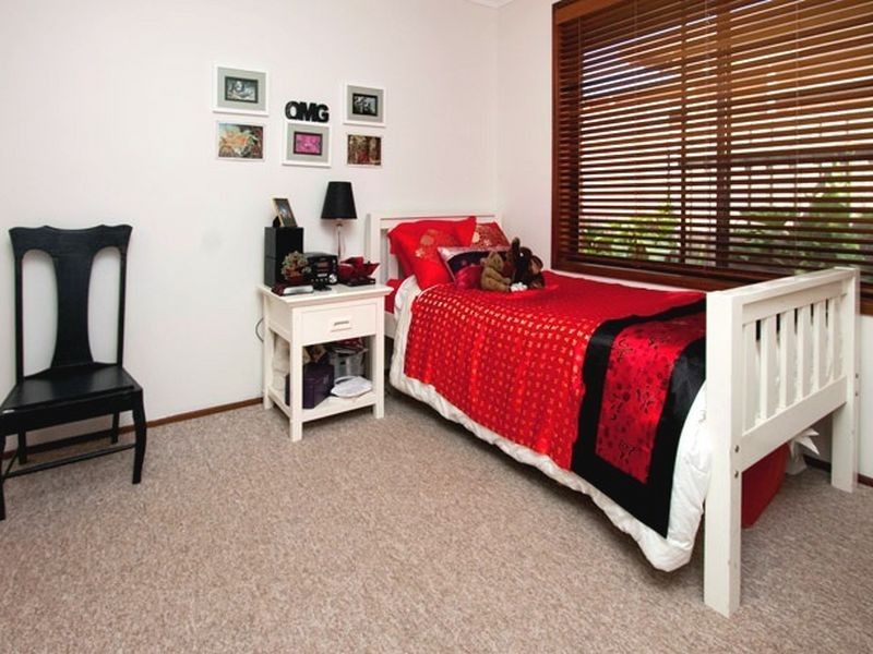 25 Hughes Crescent, Kiama Downs NSW 2533