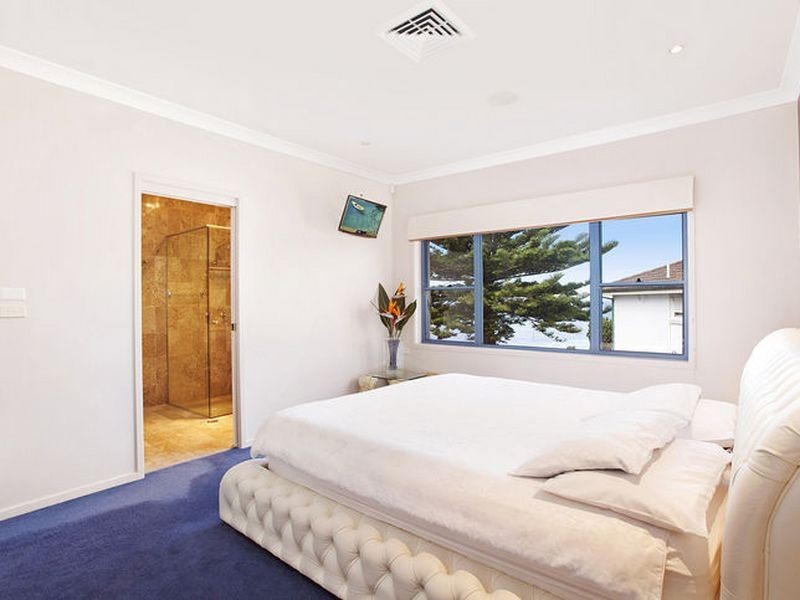 2 Gwinganna Avenue, Kiama NSW 2533