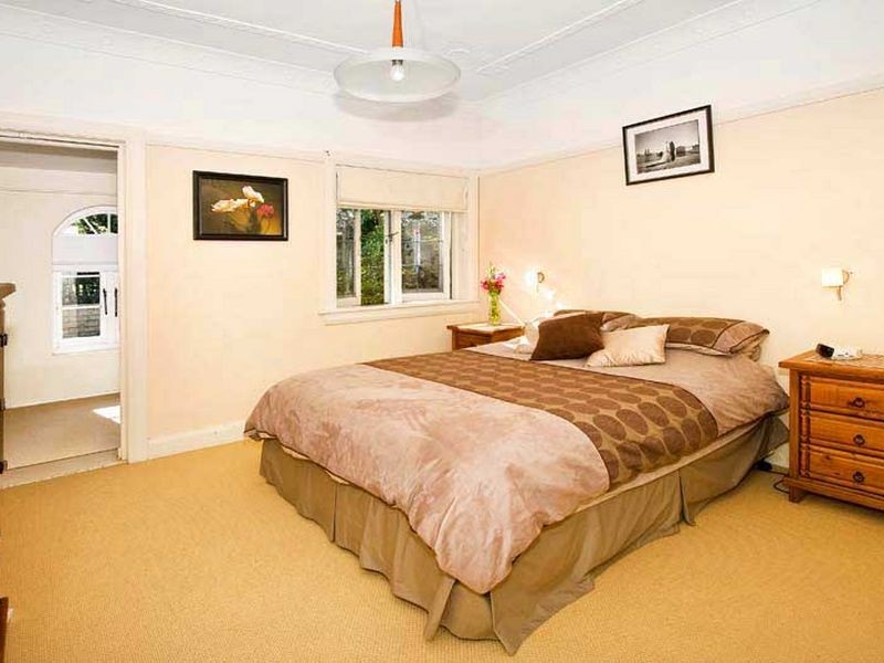 33 Barcoo Street, Roseville NSW 2069