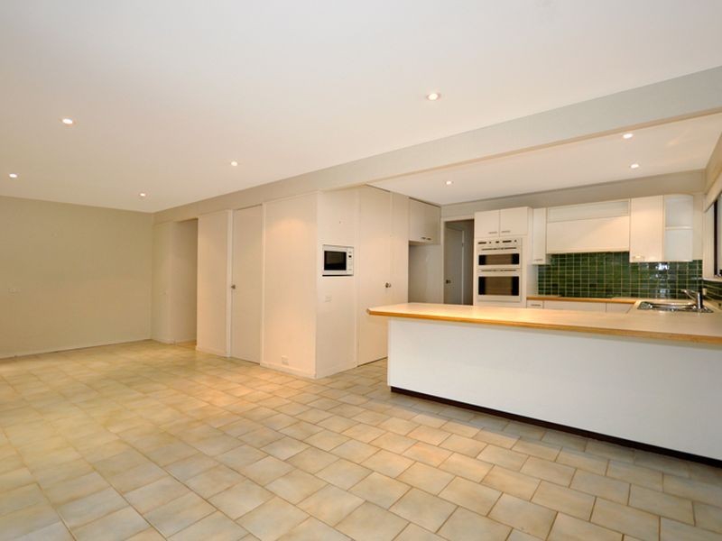 18 Forest Glen Crescent, Belrose NSW 2085