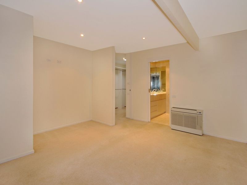 18 Forest Glen Crescent, Belrose NSW 2085