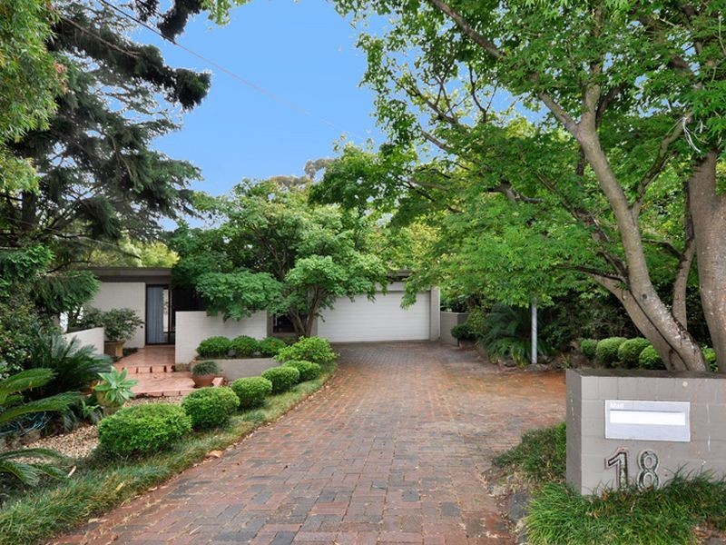 18 Forest Glen Crescent, Belrose NSW 2085