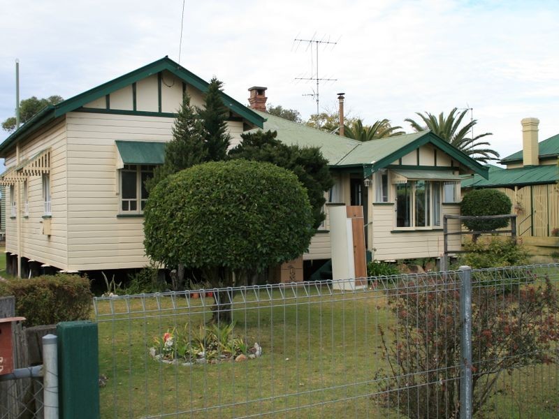 76 Albion Street, Warwick QLD 4370