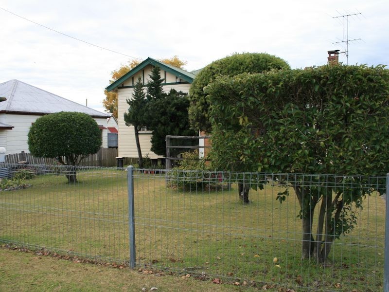 76 Albion Street, Warwick QLD 4370