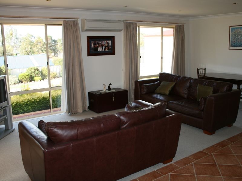 57a South Street, Molong NSW 2866