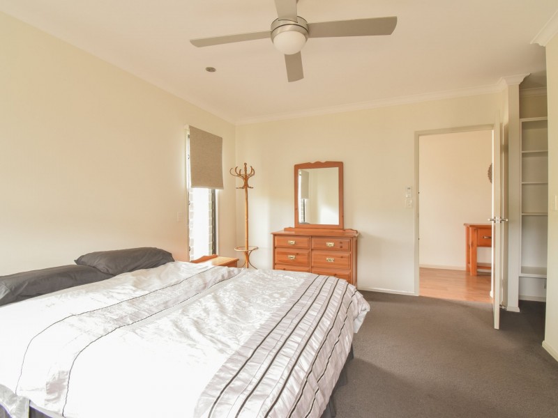 14 Lookout Place, Rosenthal Heights QLD 4370