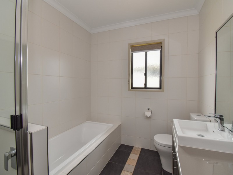 14 Lookout Place, Rosenthal Heights QLD 4370