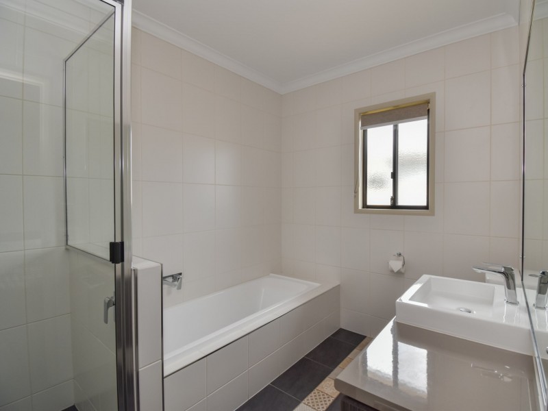 14 Lookout Place, Rosenthal Heights QLD 4370