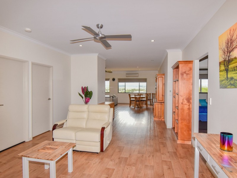 14 Lookout Place, Rosenthal Heights QLD 4370