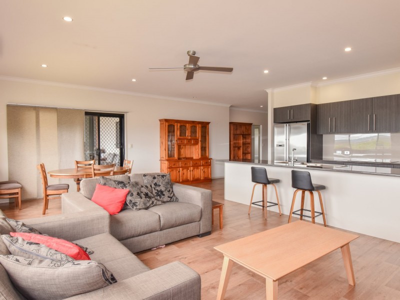 14 Lookout Place, Rosenthal Heights QLD 4370