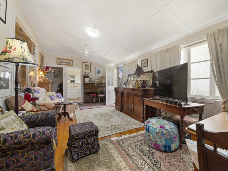 54 Locke Street, Warwick QLD 4370