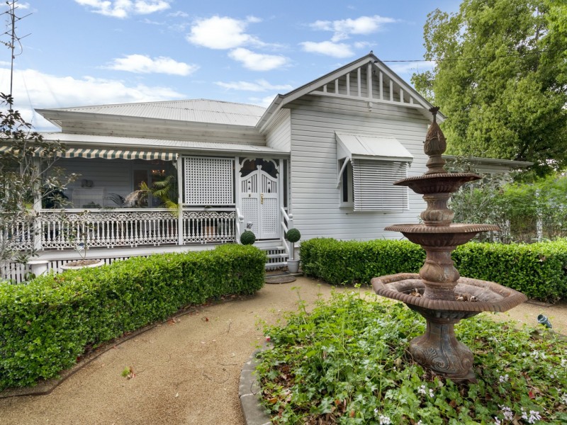 54 Locke Street, Warwick QLD 4370