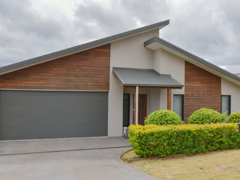 14 Lookout Place, Warwick QLD 4370