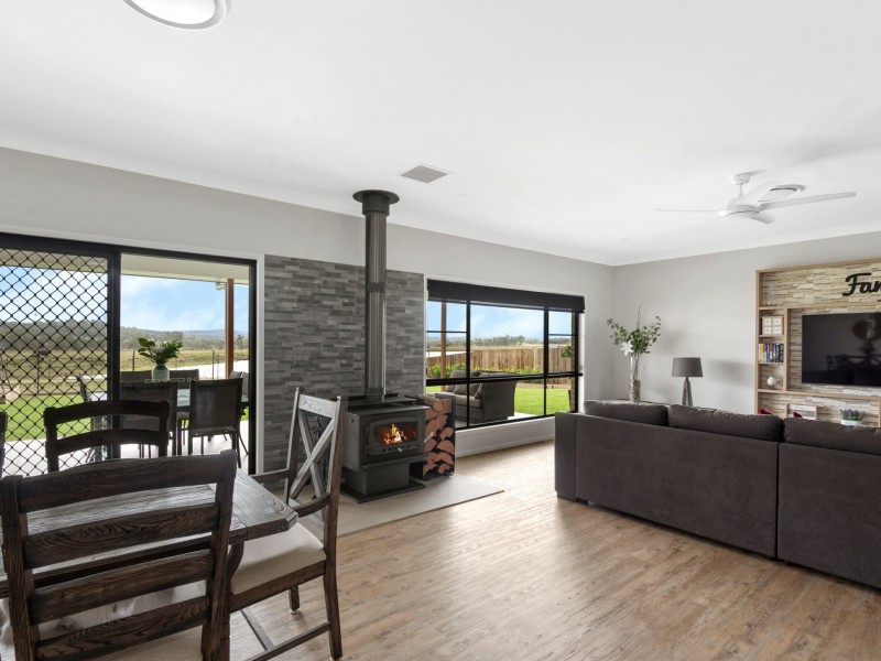 20 Lakeview Avenue, Rosenthal Heights QLD 4370