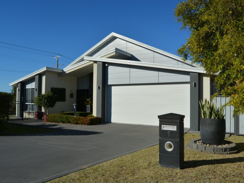 1 Ridgeview Road, Warwick QLD 4370