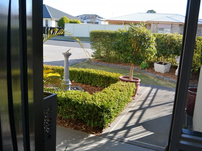 1 Ridgeview Road, Warwick QLD 4370