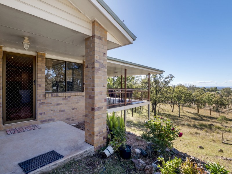 102 Pink Gum Lane, Leslie Dam QLD 4370