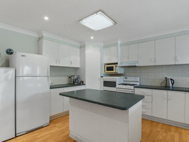 102 Pink Gum Lane, Leslie Dam QLD 4370