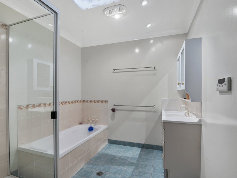 102 Pink Gum Lane, Leslie Dam QLD 4370