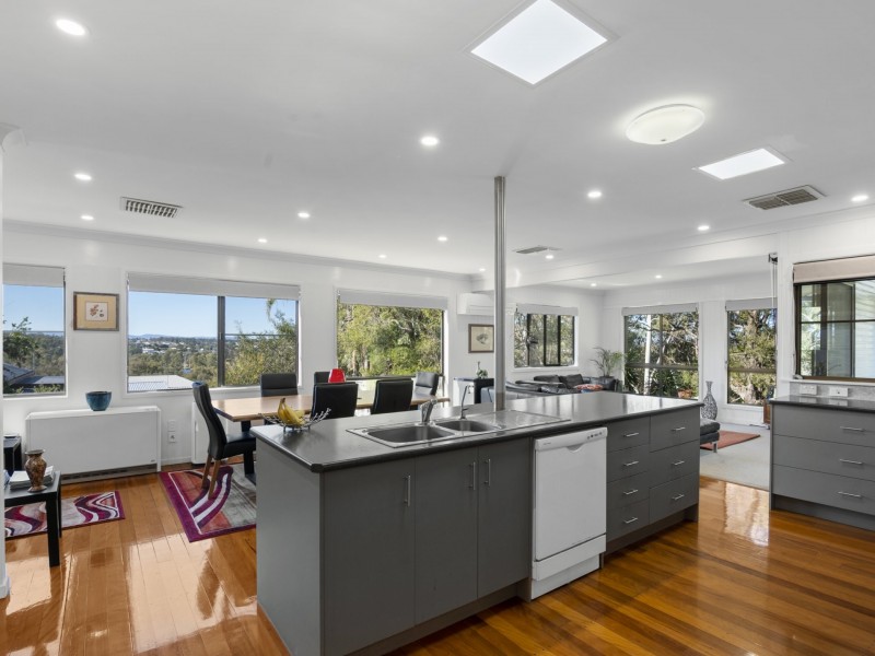 21 Weewondilla Road, Warwick QLD 4370