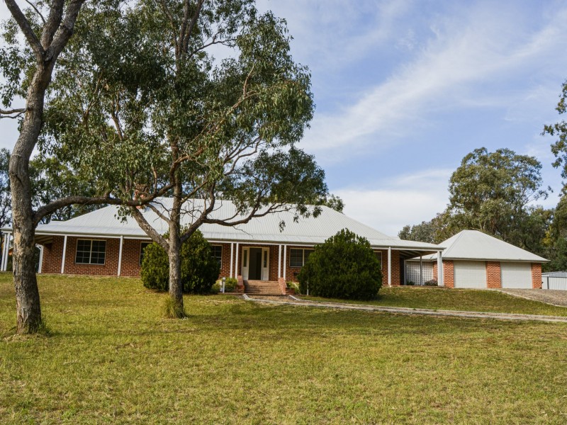 13 Kurrajong Road, Rosenthal Heights QLD 4370
